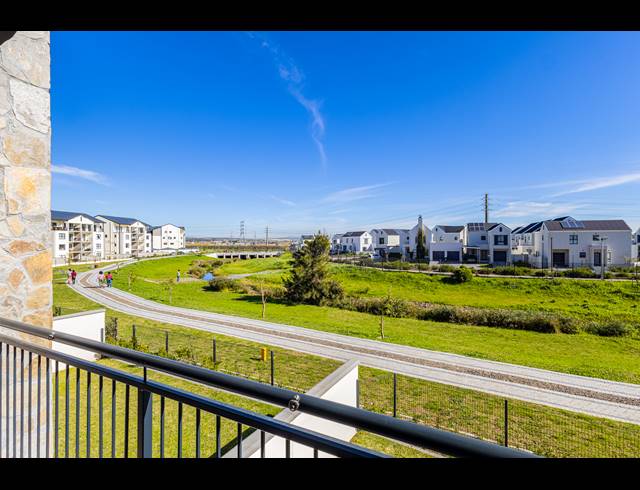3 BEDROOM APARTMENT FOR SALE IN CROYDON